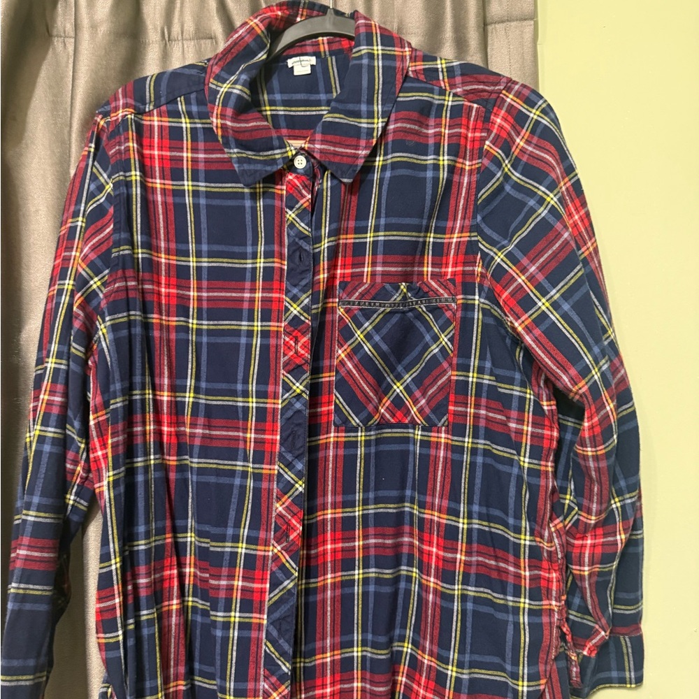 Aerie Size Large Women’s Button Down Plaid Shirt - Red and Blue